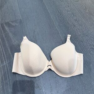 Calvin Klein Women's Invisibles Full Coverage T-Shirt Bra